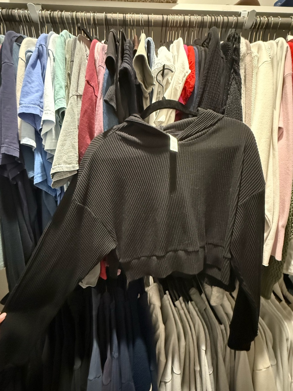 ALO ribbed knit cropped hoodie - Picture 1 of 3